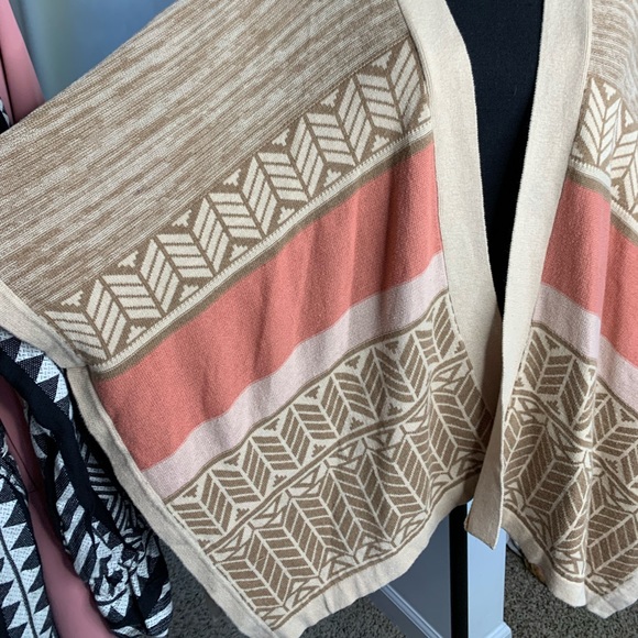 Forever 21 cardigan-medium - Picture 3 of 9